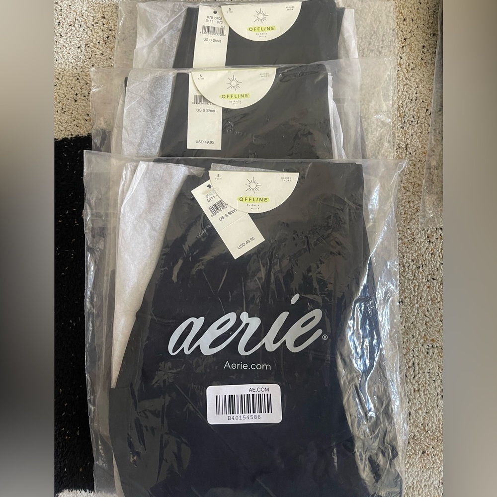 Aerie Offline Hi-Rise Black Legging short inseam